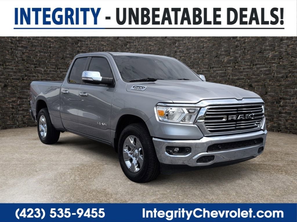 2020 RAM 1500 Big Horn Quad Cab 4x2 6'4" Box in Silver — front three-quarter view