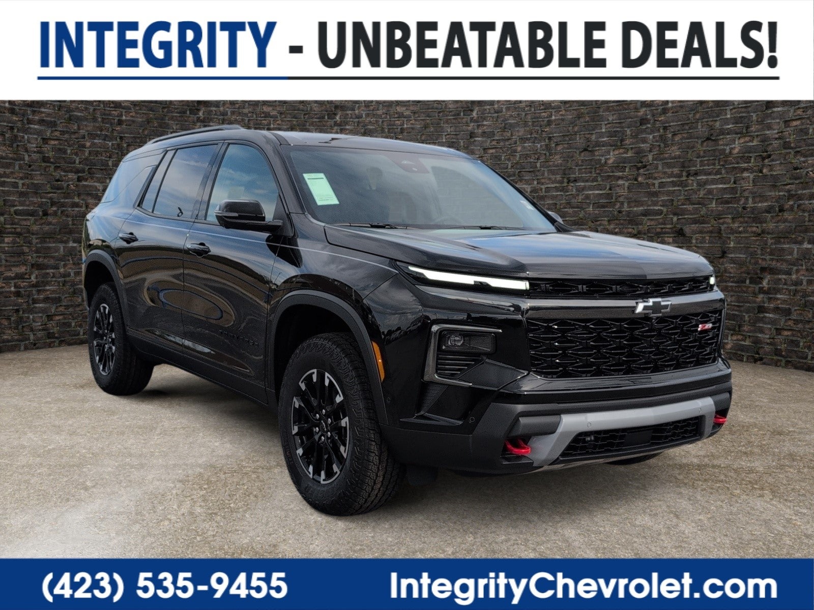 2026 Chevrolet Traverse Z71 in Mosaic Black Metallic — front three-quarter view