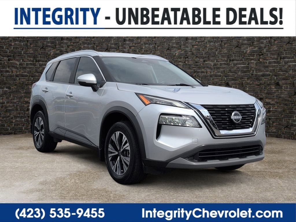 2022 Nissan Rogue SV FWD in Silver — front three-quarter view